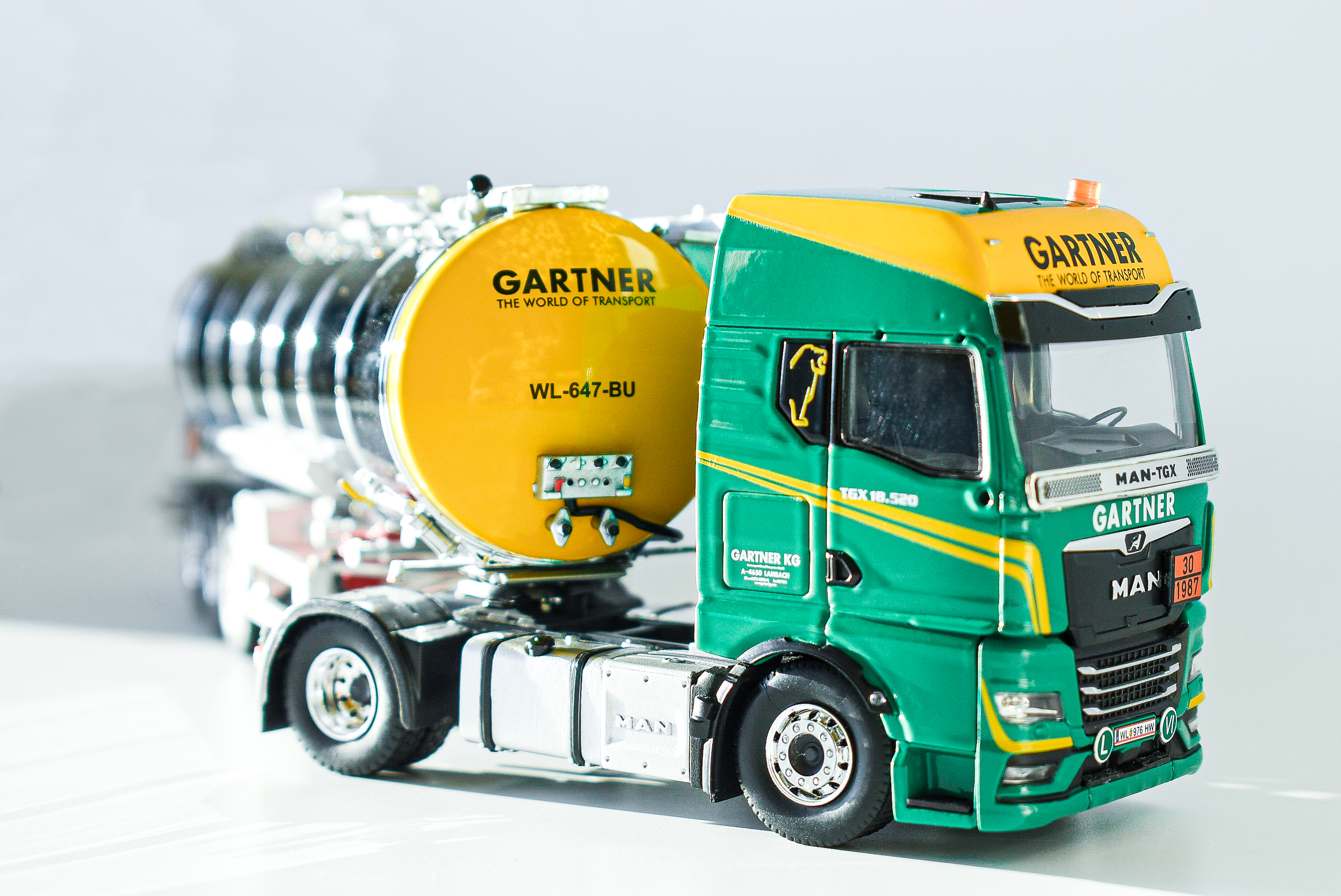 Gartner MAN TGX トレーラー ミニカー Herpa Gartner KG MAN TGX GX Refrigerated box truck Pizza&Baguette